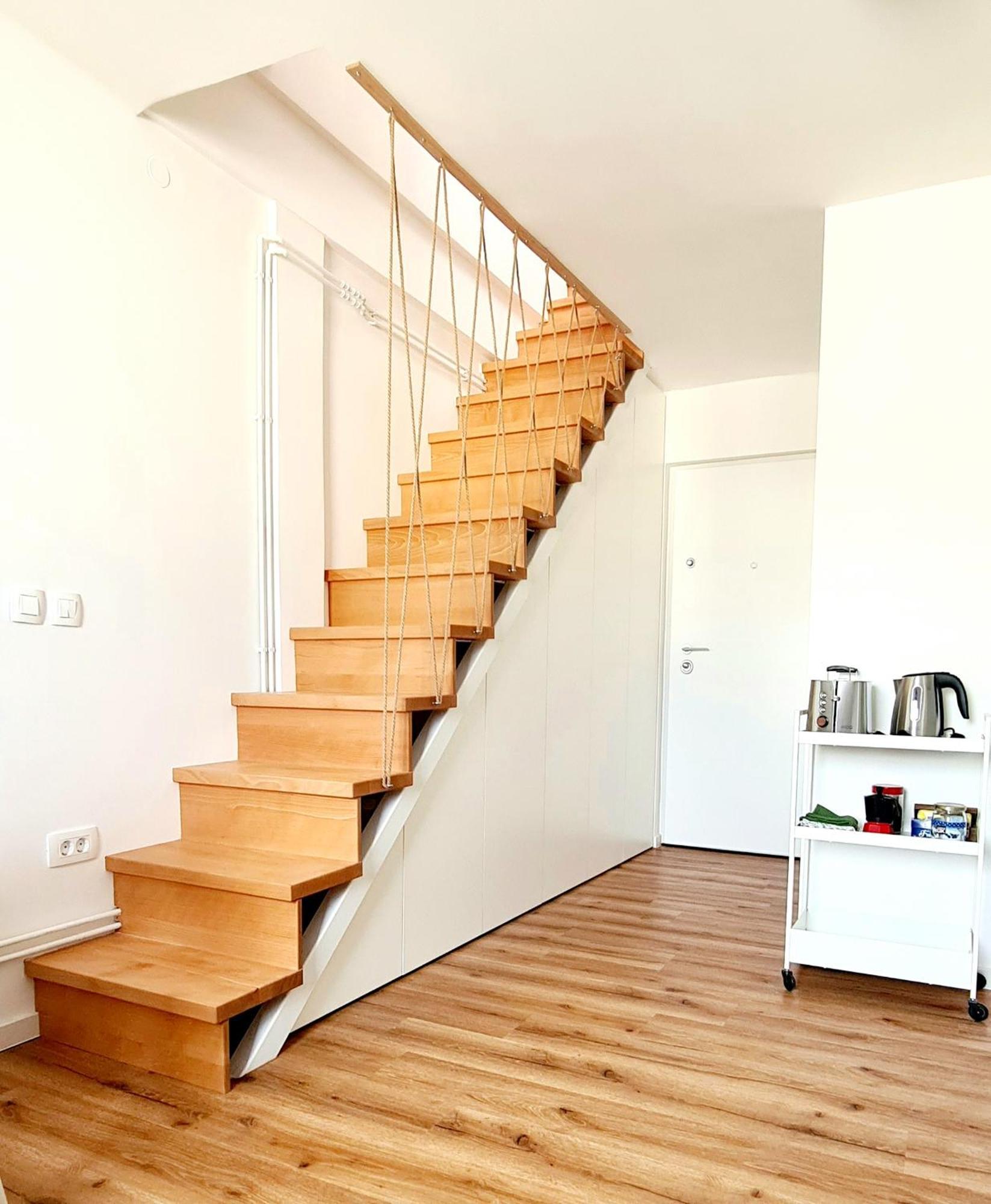 Little Plaza Duplex Apartment *